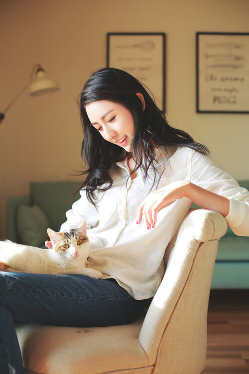 夜幕亮剑,英格拉姆高光闪耀,篮网力克活塞展雄风